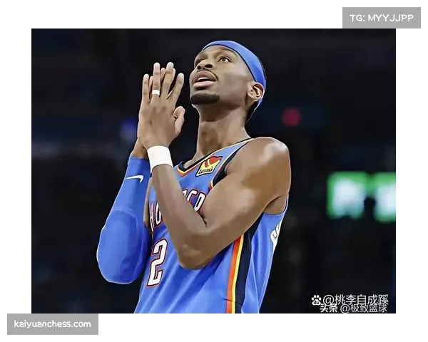 布克在万圣节比赛中表现出色，场均36分创历史最佳纪录